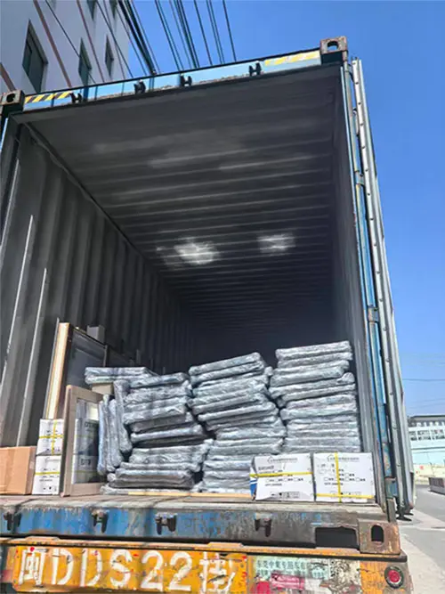 Aojie का नया लकड़ी का फर्नीचर कैबिनेट गोदाम से सफलतापूर्वक भेज दिया गया है