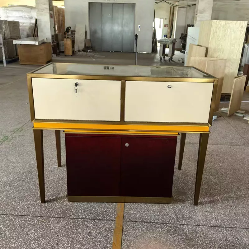 स्टेनलेस स्टील डिस्प्ले टेबल