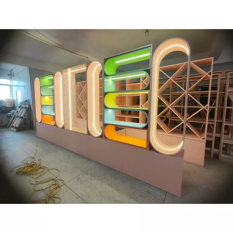 लकड़ी का प्रदर्शन रैक